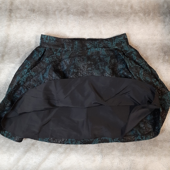 Alice + Olivia Metallic Green Mini Skirt - Picture 3 of 6